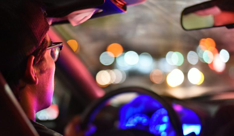 gece-surus-zorlugu-yasiyorsaniz-dikkat-katarakt-kendini-boyle-gosteriyor-2e3f93427cf3b95cd054532529add75f