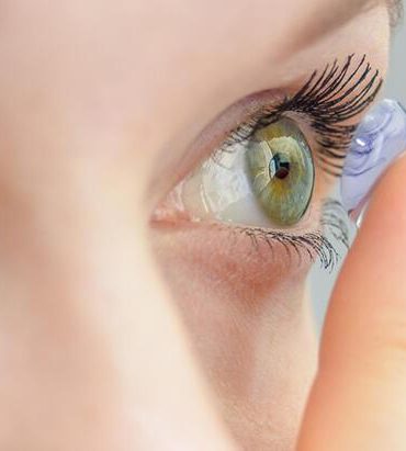 yanlis-kontakt-lens-kullanimi-goz-kaybina-sebep-olabilir-mi-f75855f9677dcba34b050a27645fa985