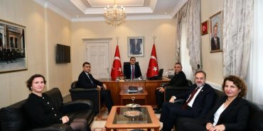 1701604001-3d608241a12cb7f88303