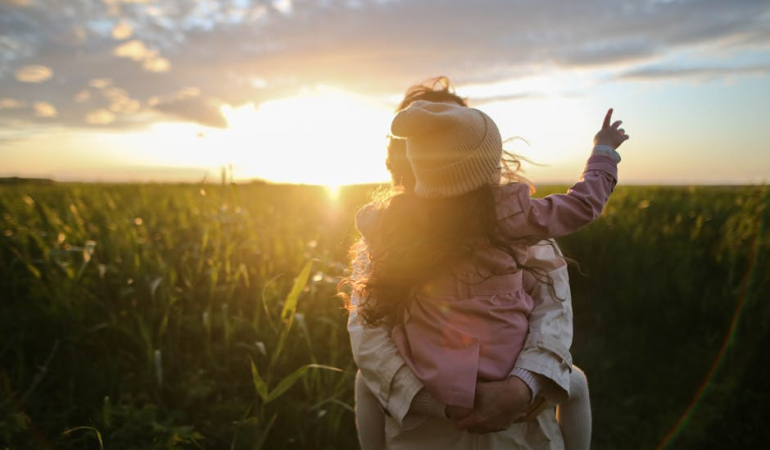 Anneler-Gunu8217nde-Annelerimizi-Unutmayalim-Optisyen-Annelerimizin-Degerine-Dikkat-featured